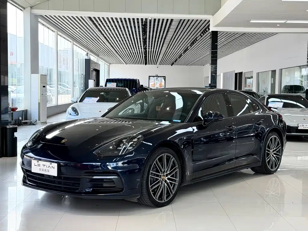 Porsche Panamera 2019 — фото 1