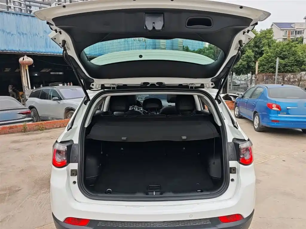Jeep Compass 2020 — фото 19