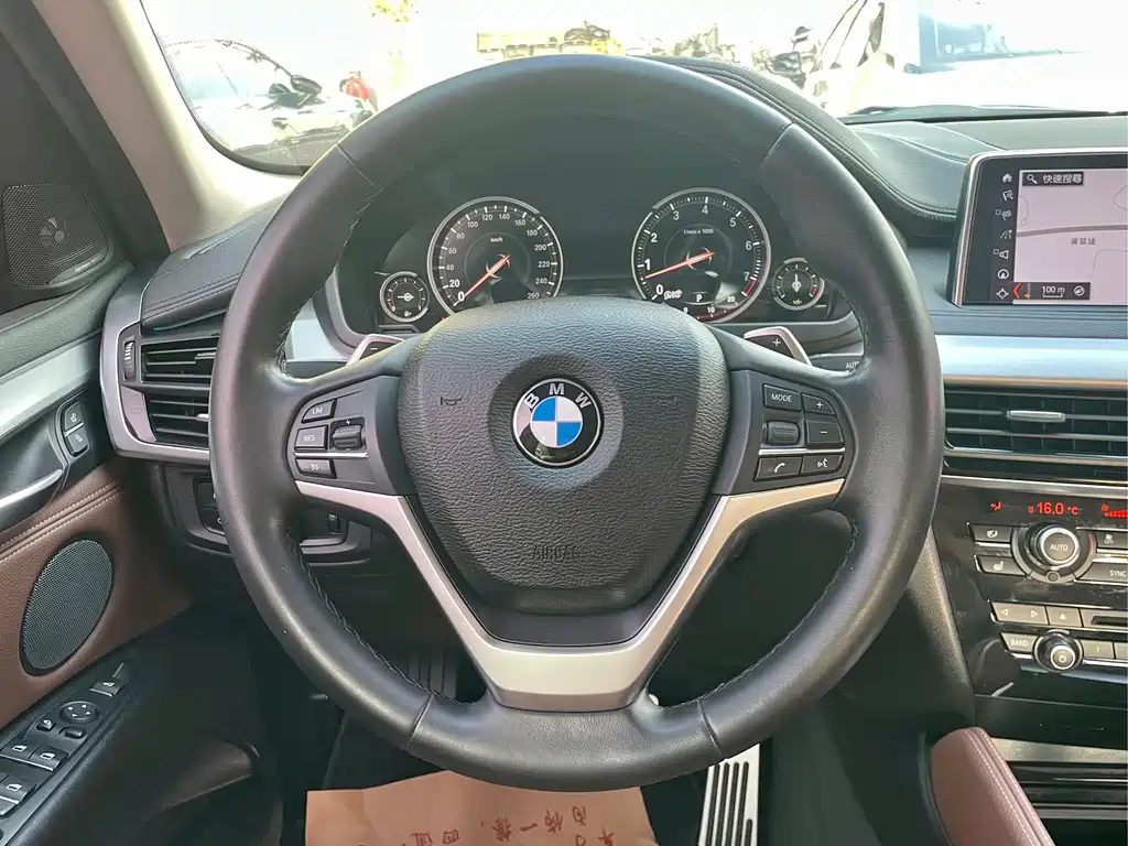BMW X6 2018 — фото 23