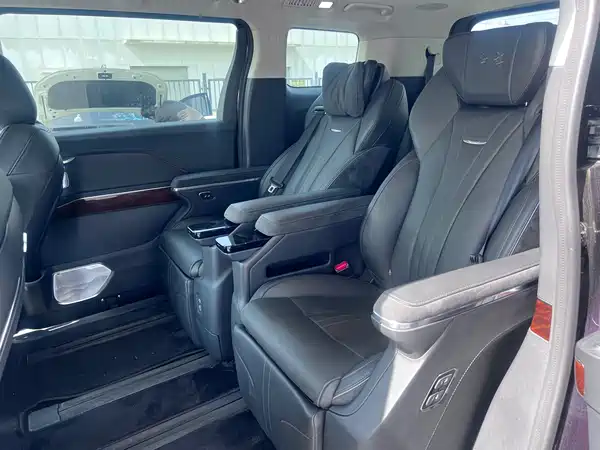 Hongqi HQ9 PHEV 2024