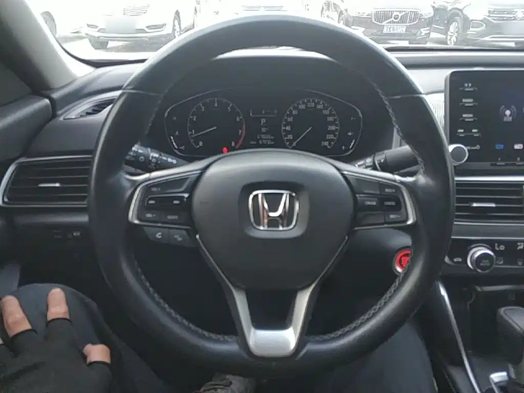 Honda Accord 2020 — фото 11