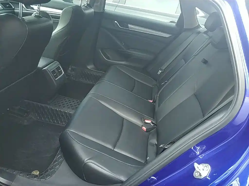 Honda Accord 2020 — фото 17