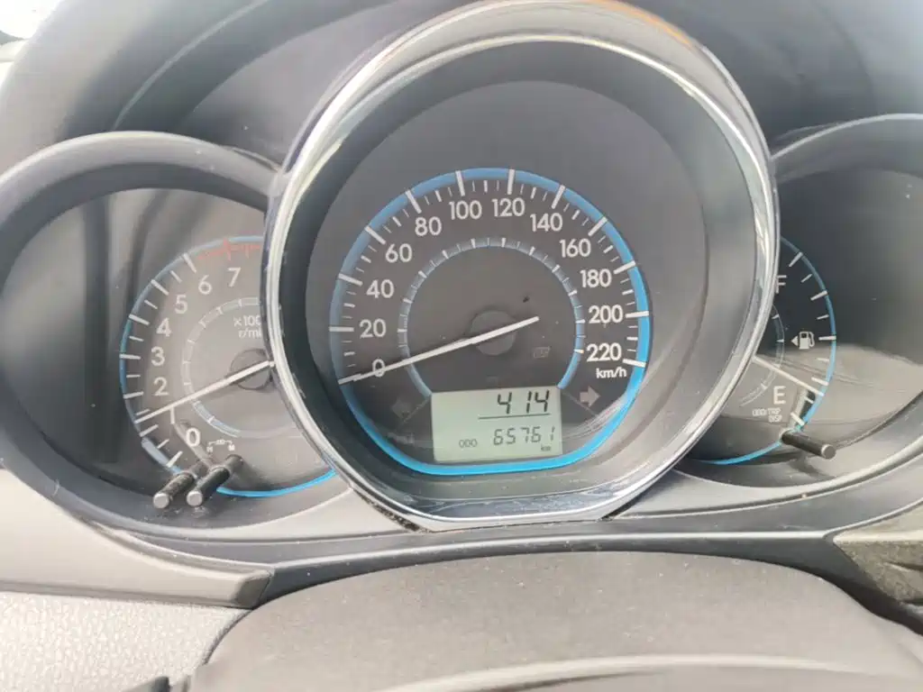 Toyota Vios 2015 — фото 12