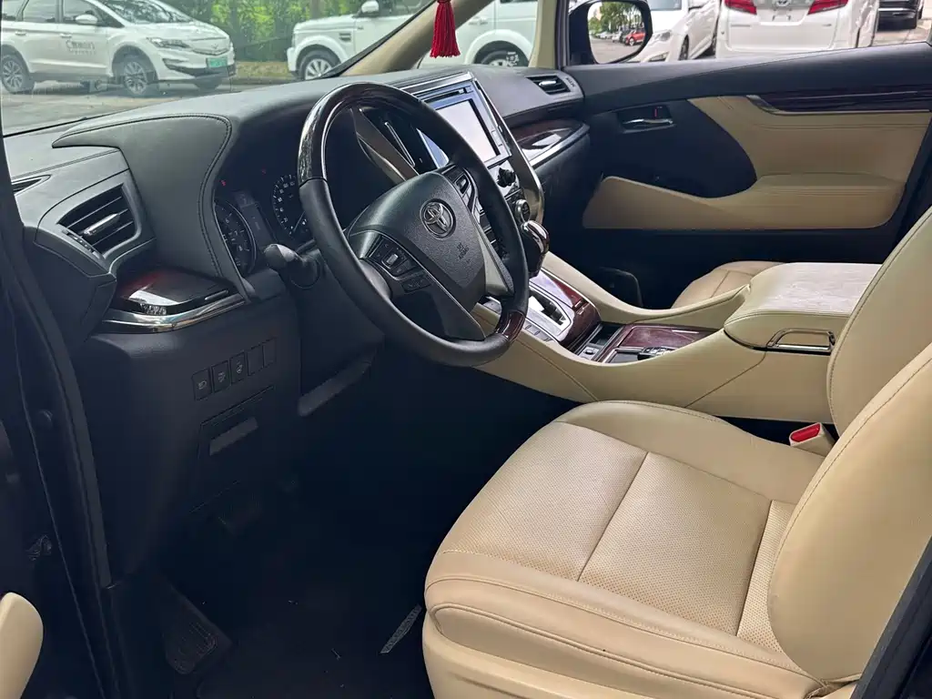 Toyota Alphard 2015 — фото 8