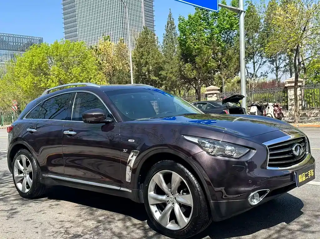 Infiniti QX70 2014 — фото 2
