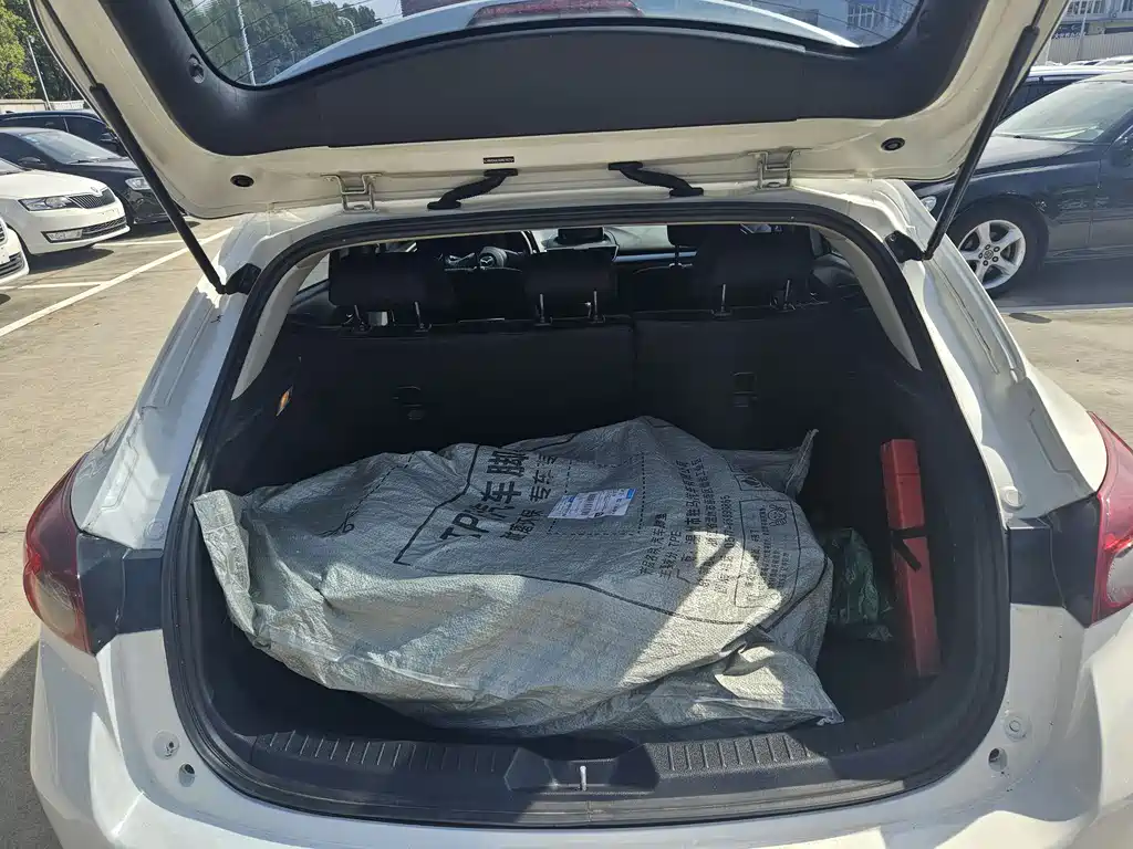 Mazda 3 Axela 2016 — фото 13