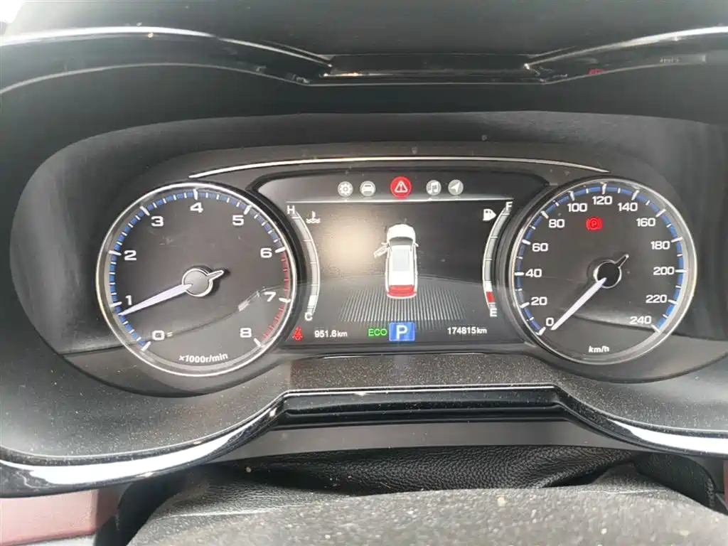 GAC Motor Trumpchi GS8 2018 — фото 12