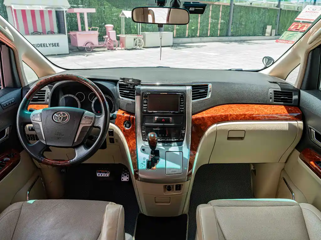 Toyota Alphard 2011 — фото 16