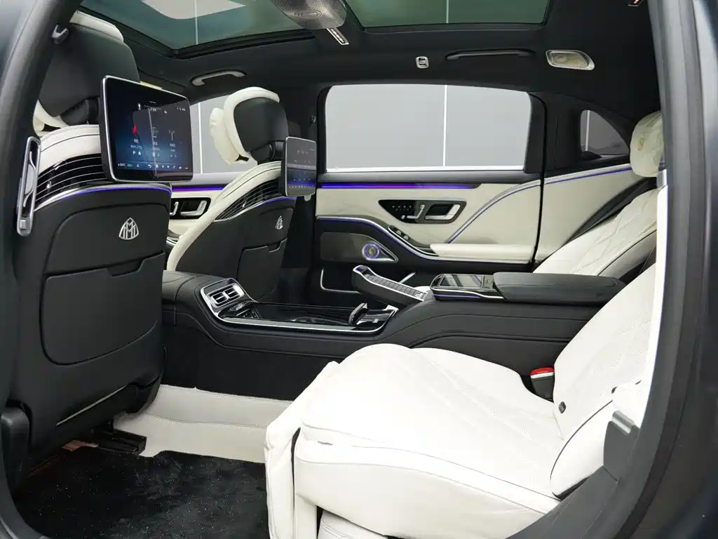 Mercedes-Benz Maybach S-Class 2023 — фото 14