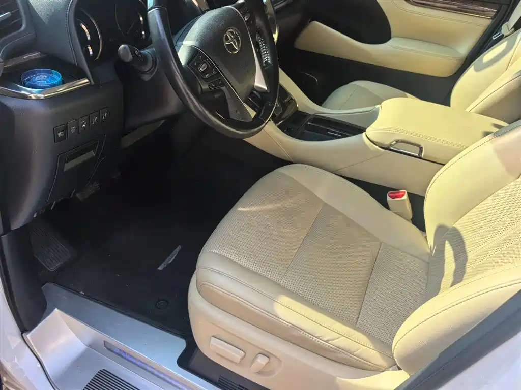 Toyota Alphard 2022