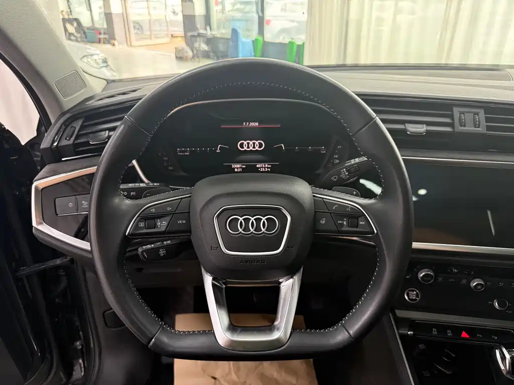 Audi Q3 2022 — фото 14