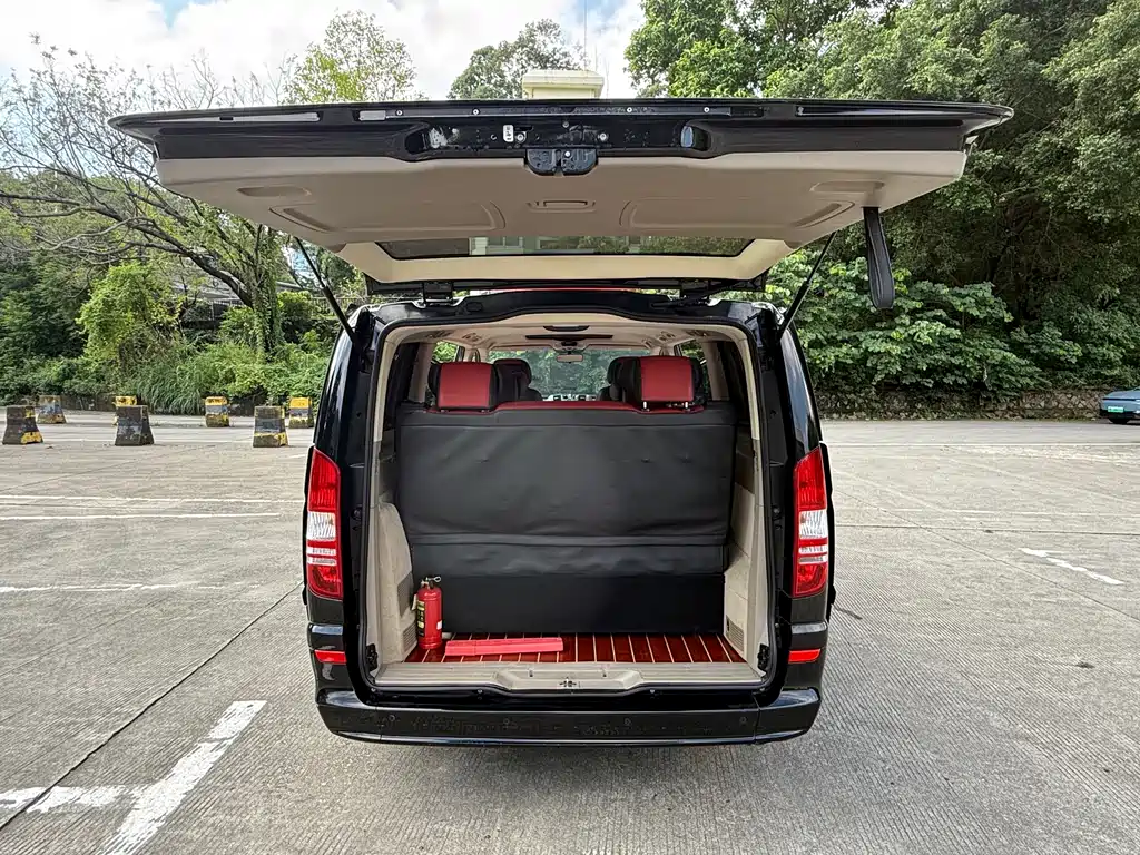 Mercedes-Benz Viano 2016 — фото 14