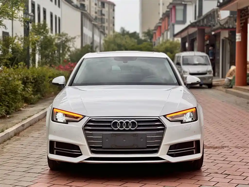 Audi A4L 2018 — фото 2