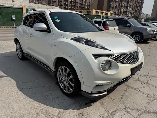 Infiniti ESQ 2014