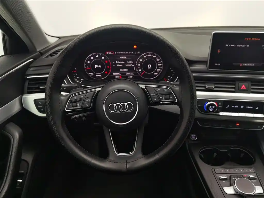 Audi A4L 2018 — фото 11