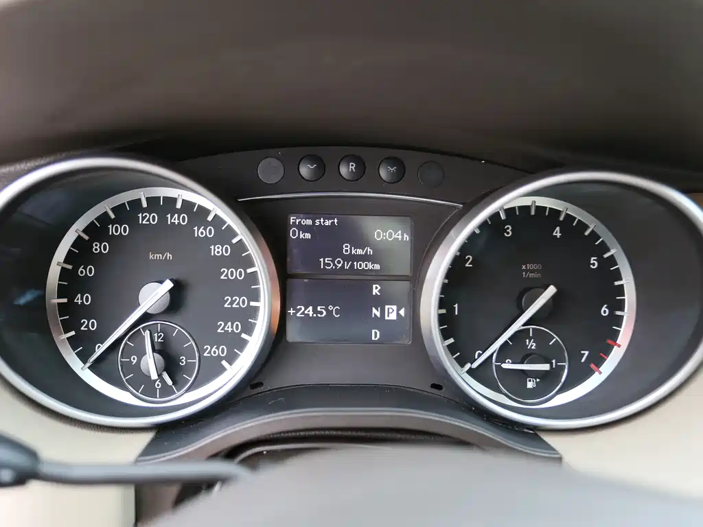 Mercedes-Benz R-Class 2011 — фото 15