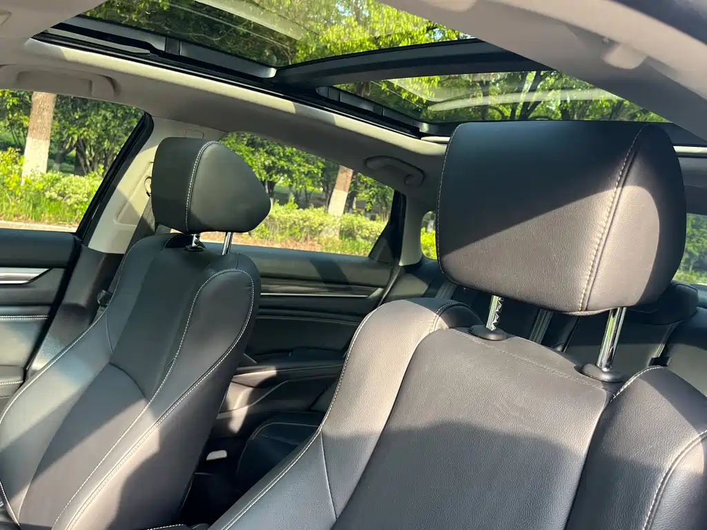 Honda Accord 2023 — фото 16