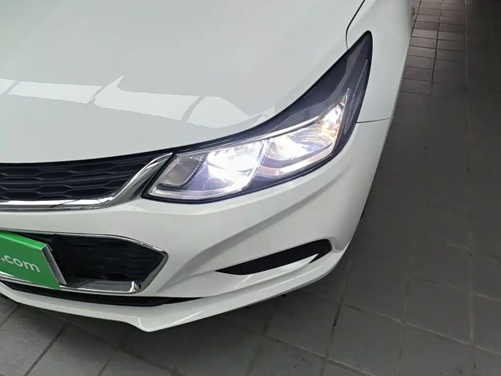 Chevrolet Cruze 2018 — фото 24