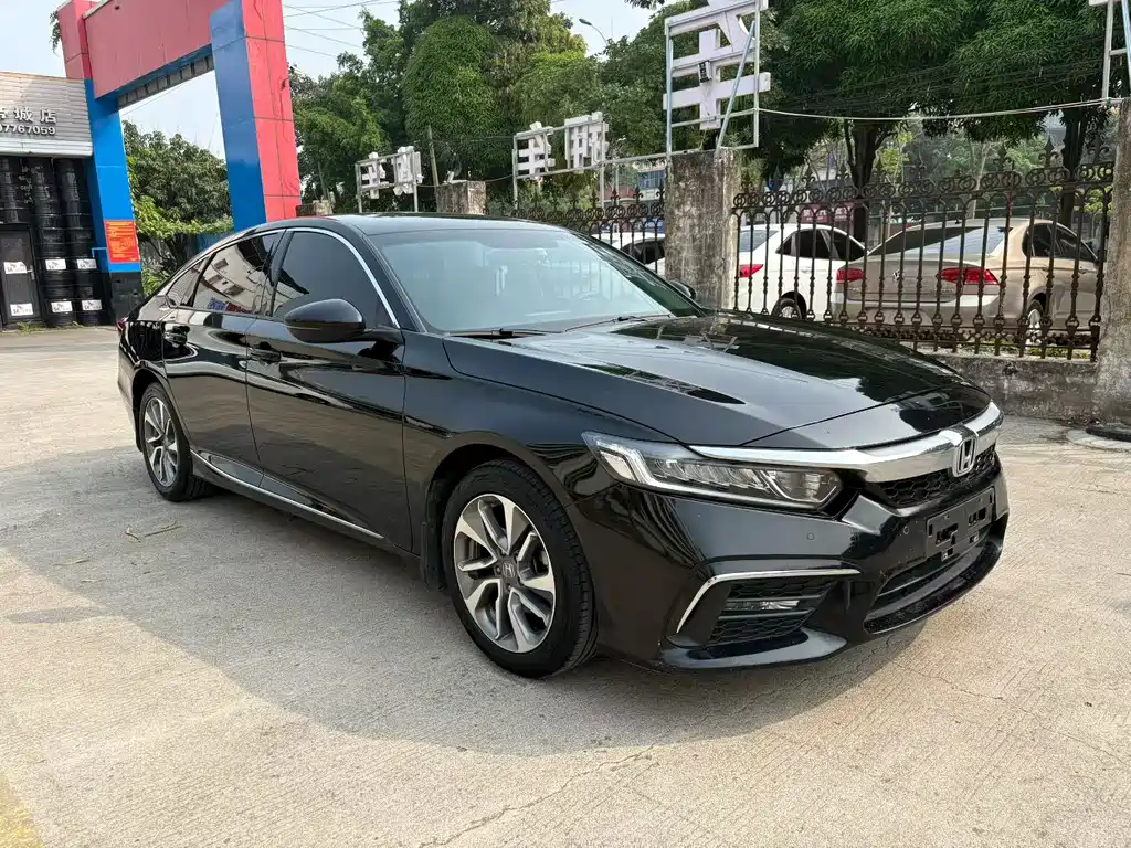 Honda Inspire 2021 — фото 1