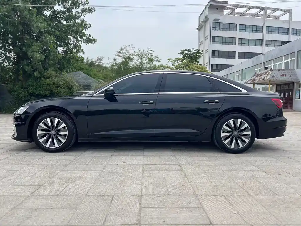 Audi A6L 2022 — фото 4