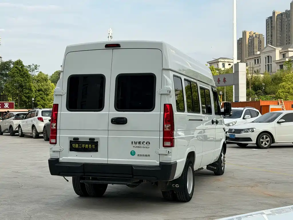 IVECO Daily 2025 — фото 13