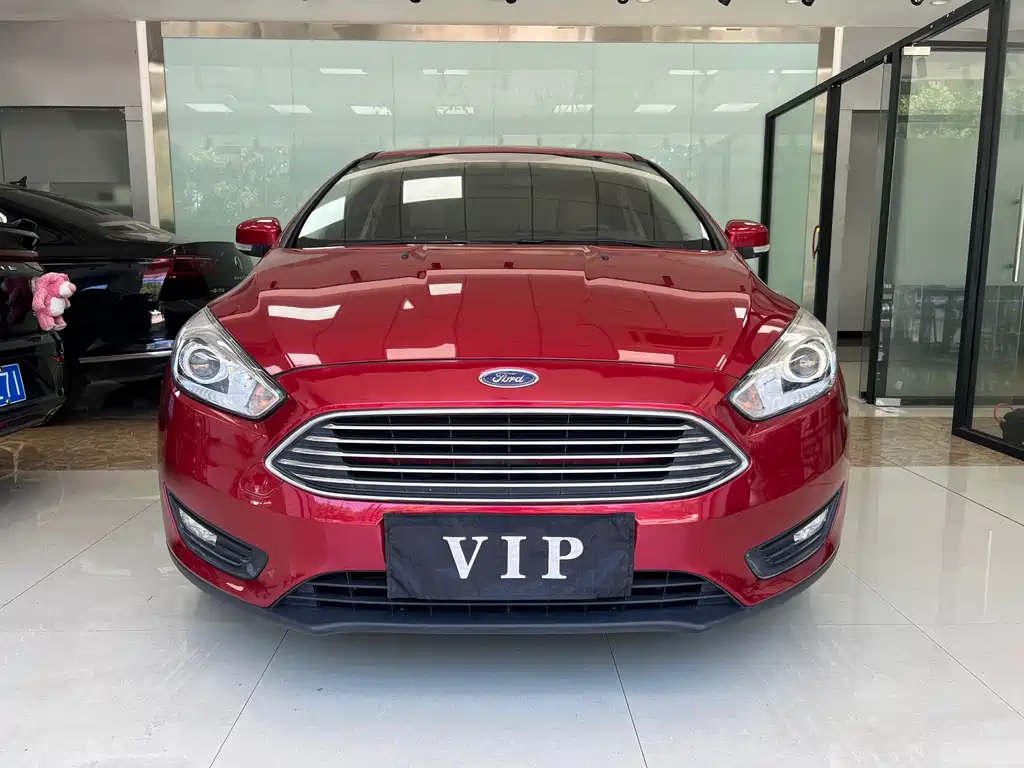 Ford Focus 2015 — фото 1