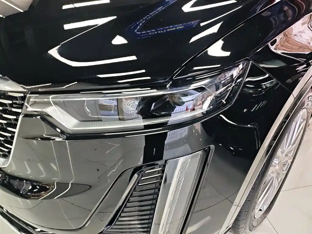 Cadillac XT6 2023 — фото 23