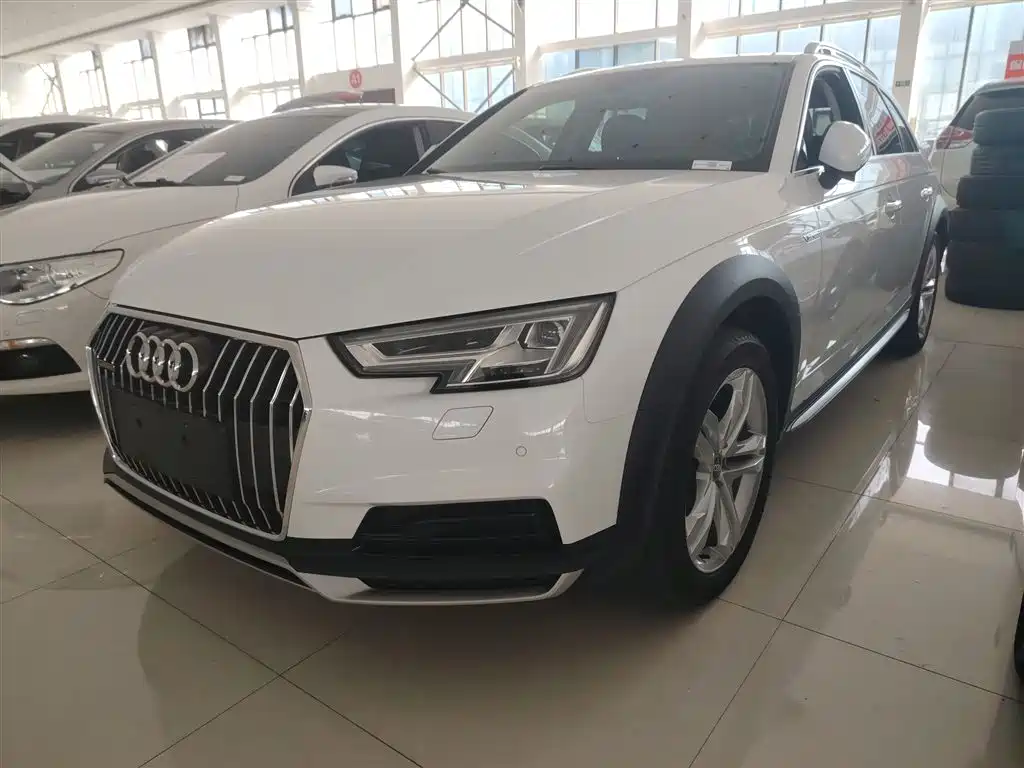 Audi A4 2018 — фото 1