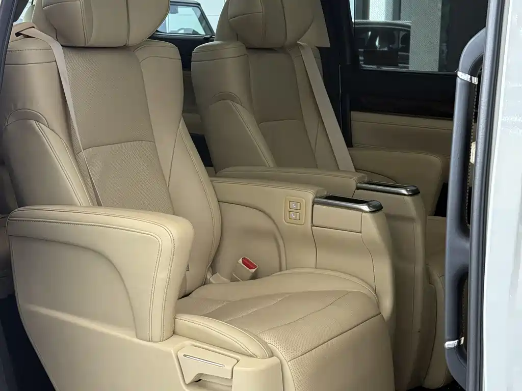 Toyota Alphard 2018 — фото 9