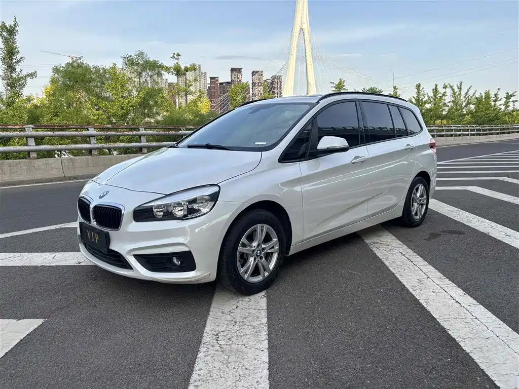 BMW 2 Series Wagon 2015 — фото 1