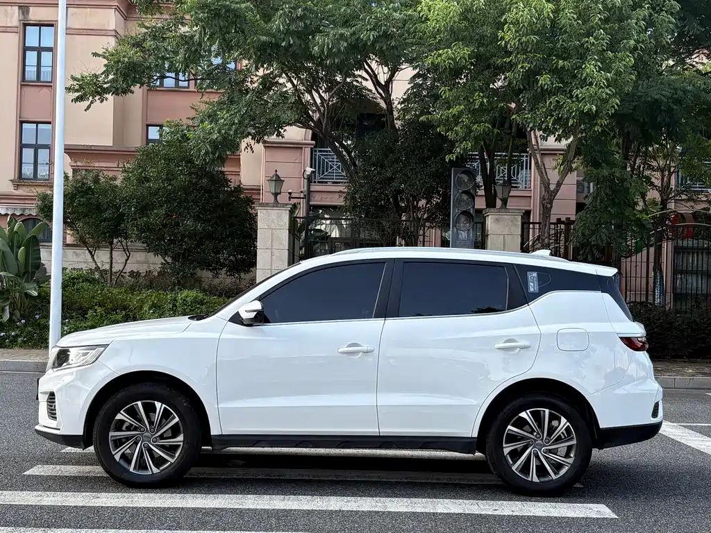 Geely Vision X6 2021 — фото 10