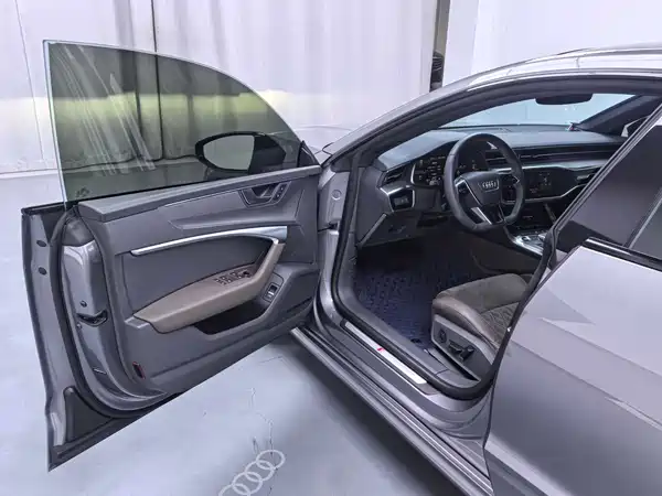 Audi A7L 2022