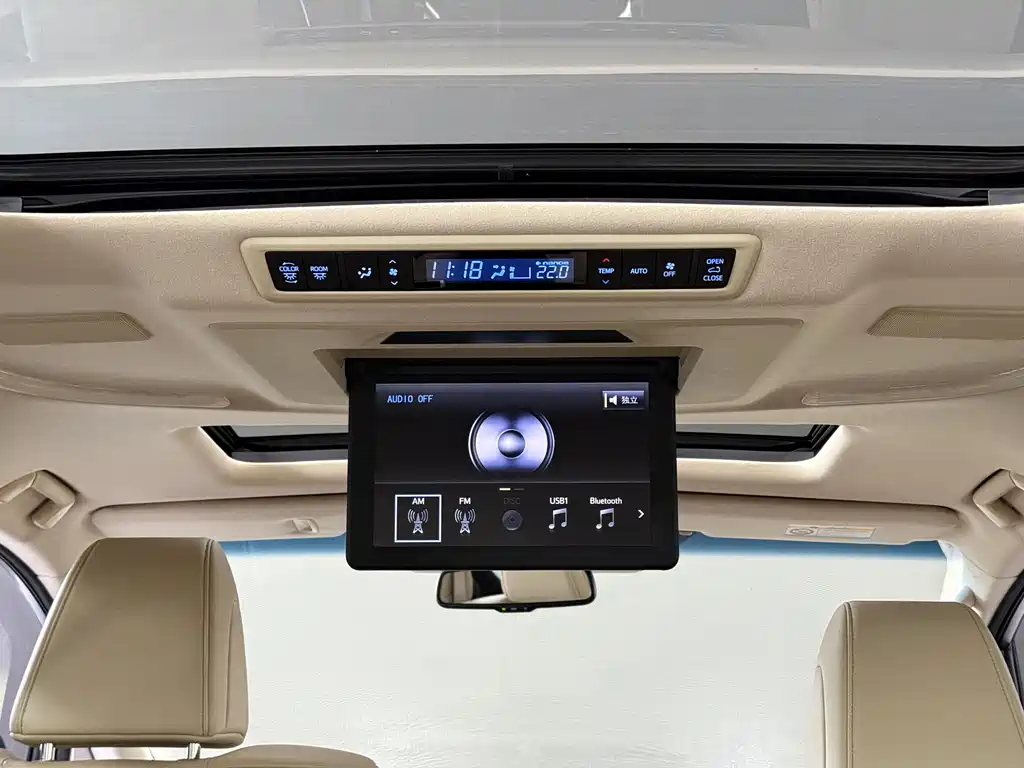 Toyota Alphard 2018 — фото 22