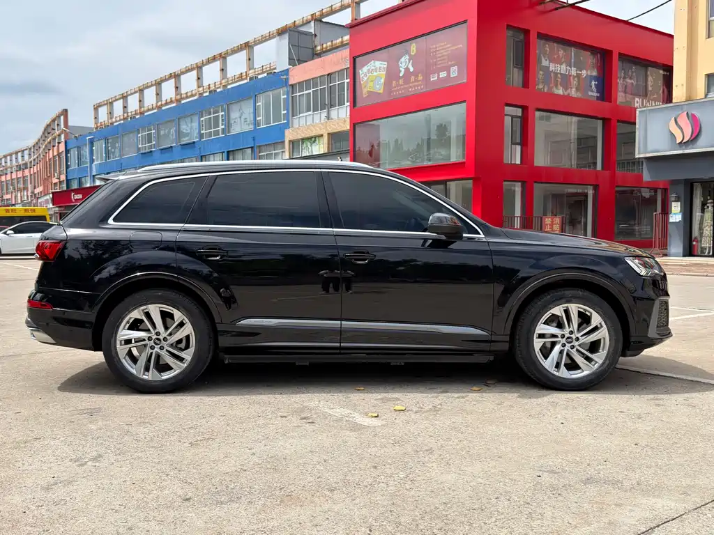Audi Q7 2021 — фото 16