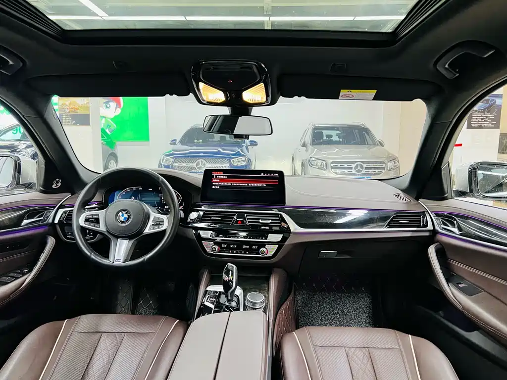 BMW 5 Series 2021 — фото 14