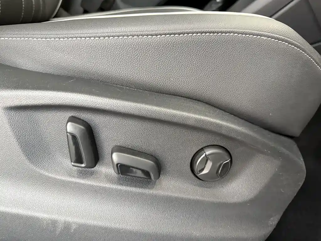 Volkswagen Tiguan L 2023 — фото 18