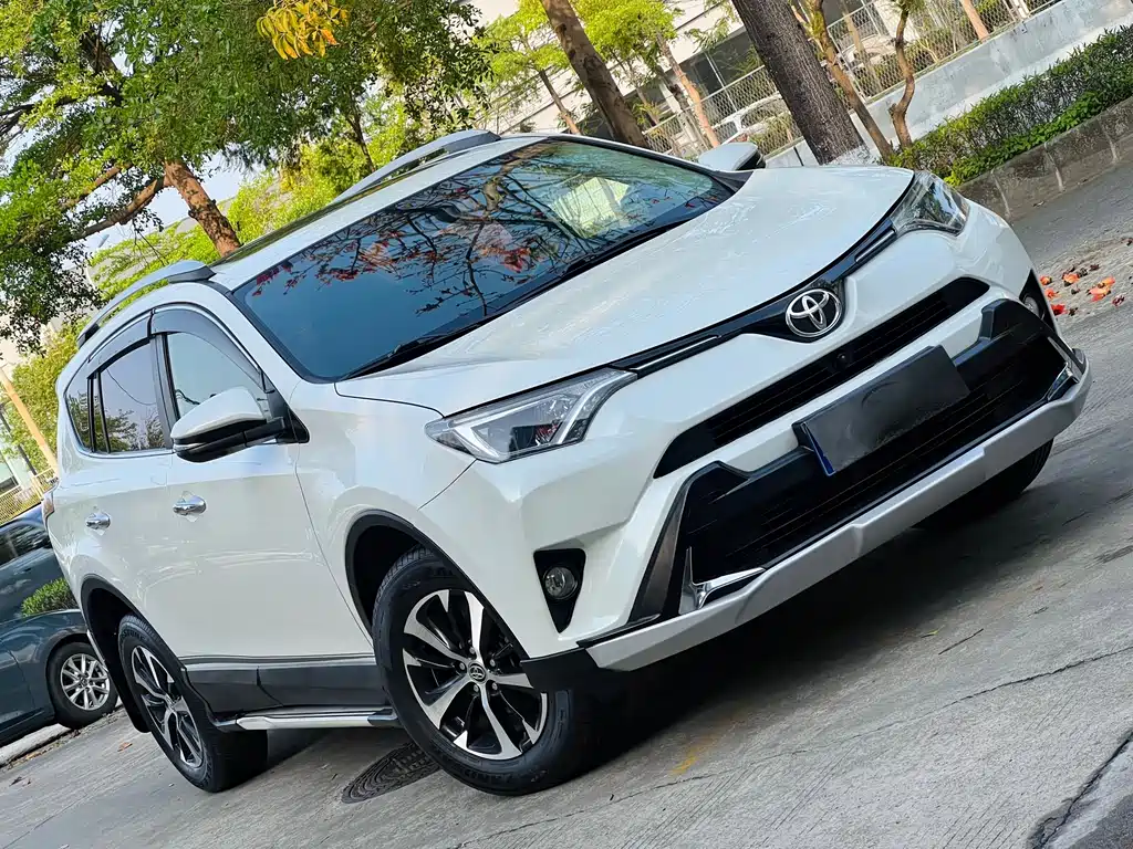 Toyota RAV4 2017 — фото 7