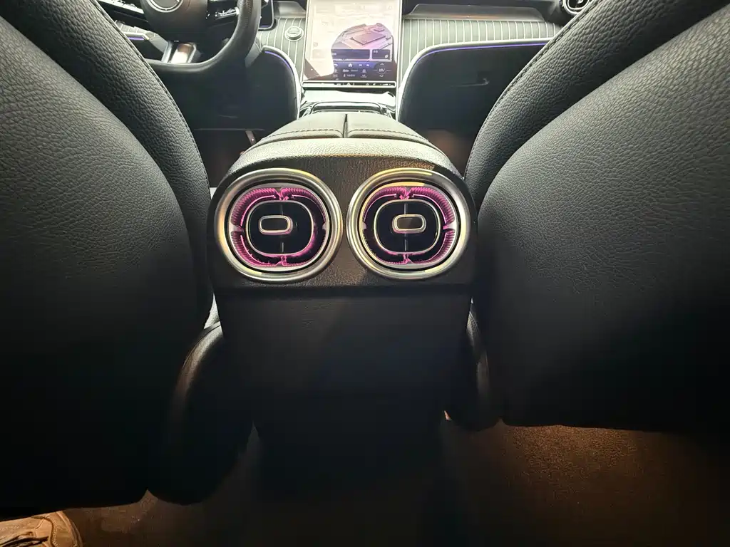 Mercedes-Benz C-Class 2023 — фото 18