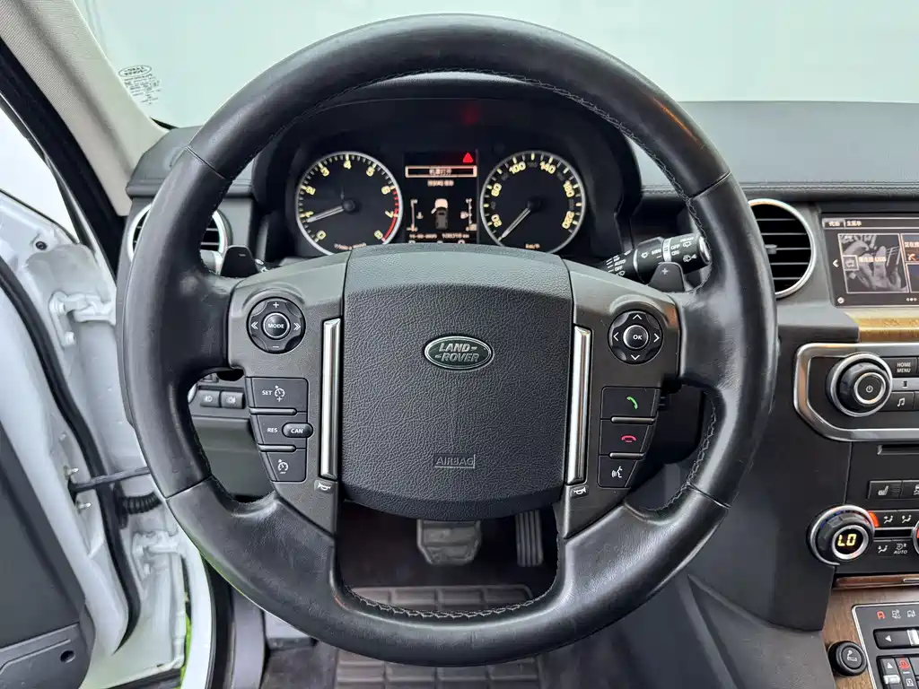 Land Rover Discovery 2016 — фото 15