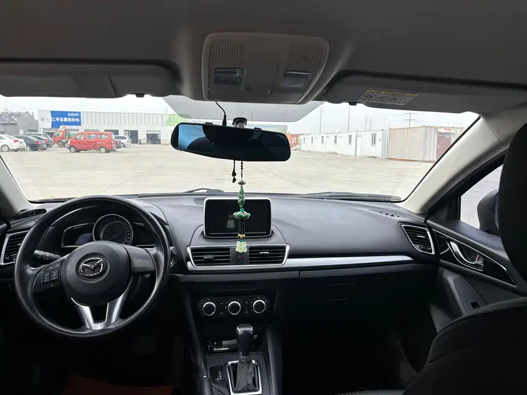 Mazda 3 Axela 2016 — фото 10