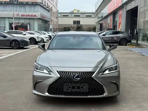 Lexus ES 2018