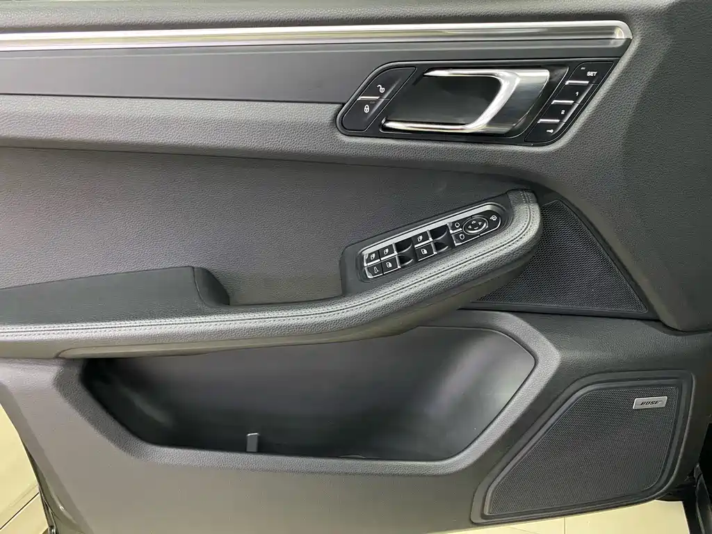 Porsche Macan 2016 — фото 18
