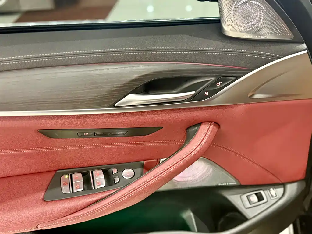 BMW 5 Series New Energy 2021 — фото 12