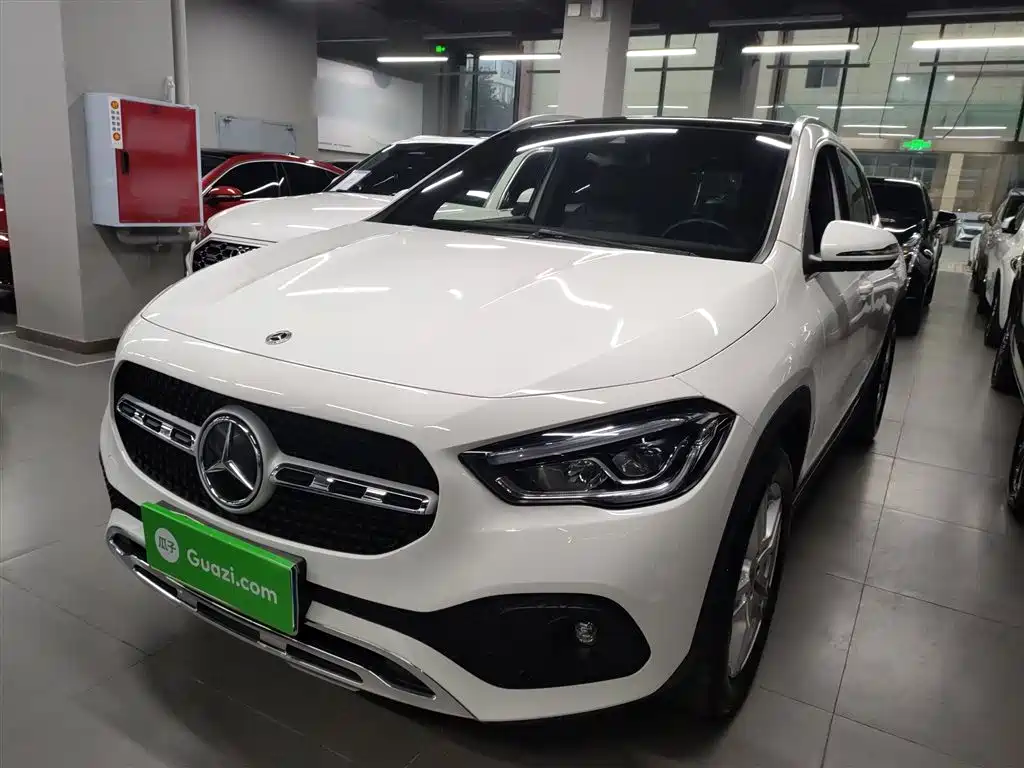 Mercedes-Benz GLA 2023 — фото 1