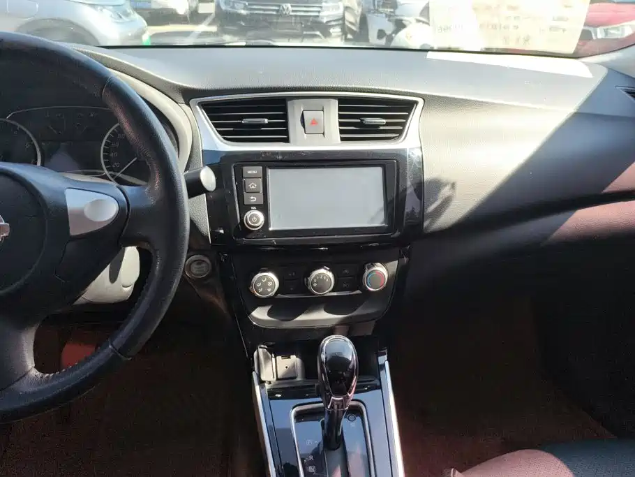 Nissan Sylphy 2018 — фото 13