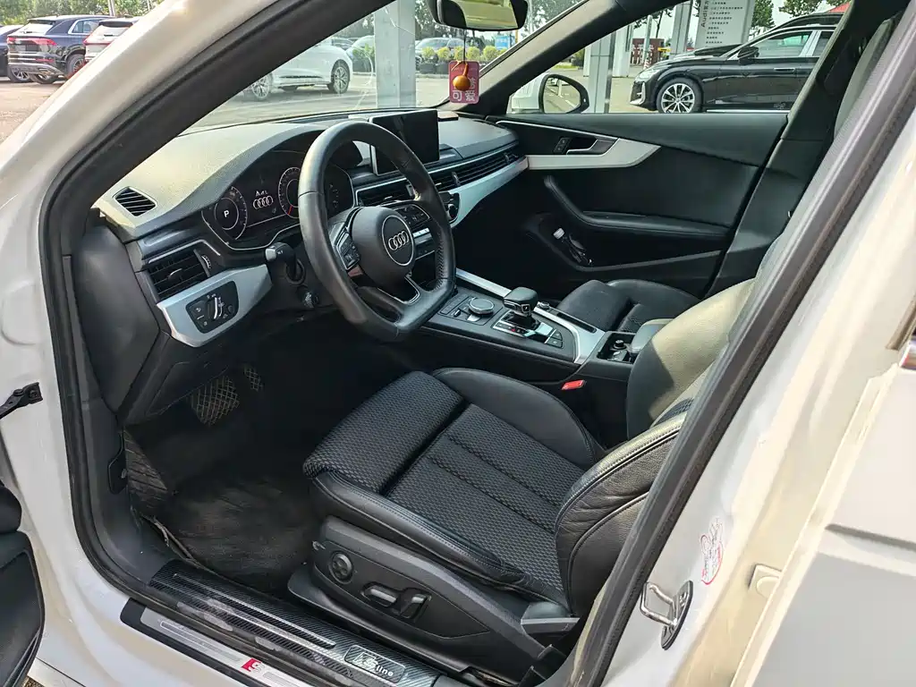 Audi A4L 2019
