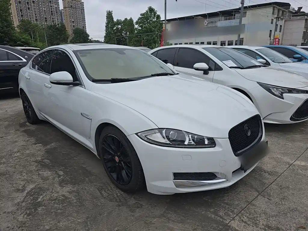 Jaguar XF 2014 — фото 4