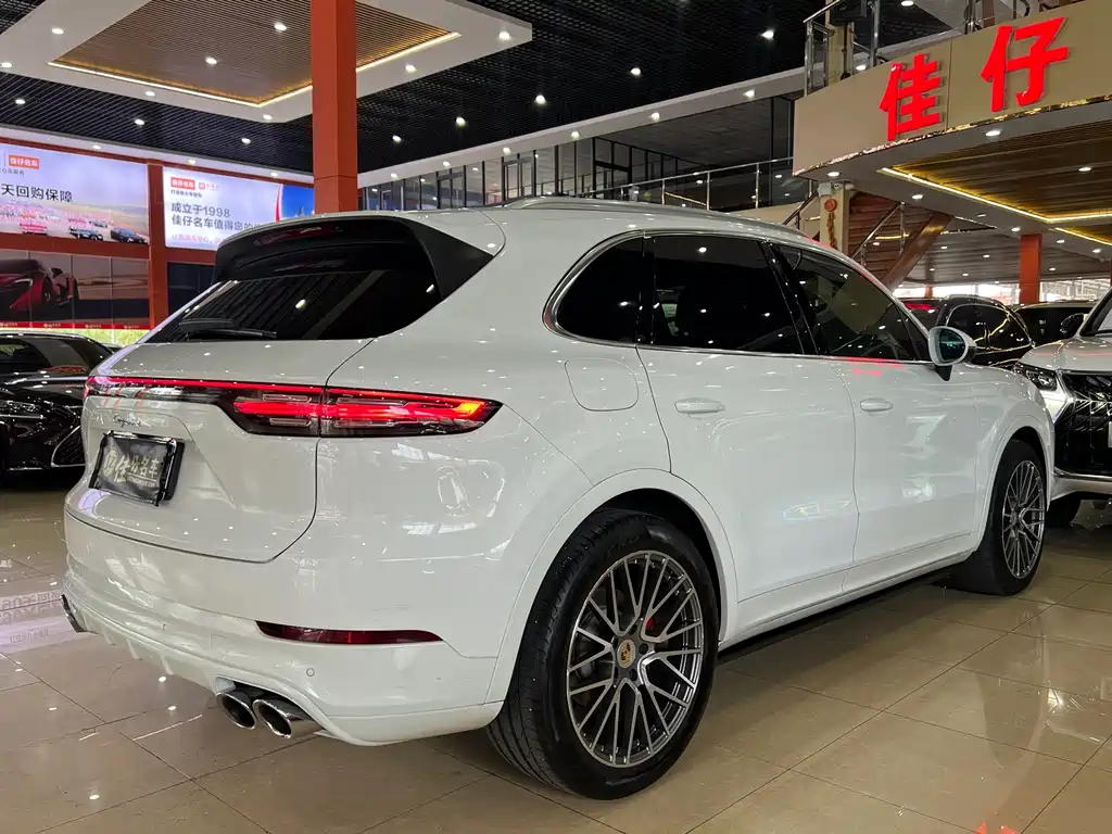 Porsche Cayenne 2018 — фото 5