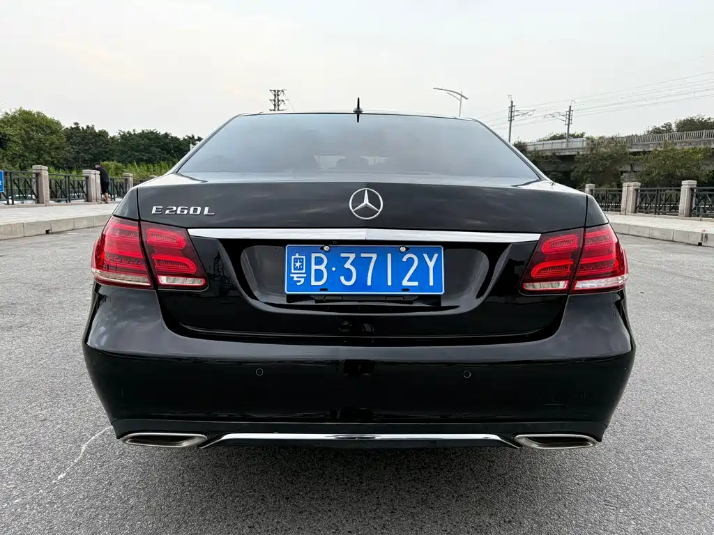 Mercedes-Benz E-Class 2015 — фото 10