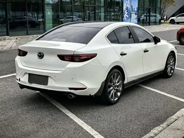 Mazda 3 Axela 2022